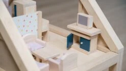 Plan Toys PlanToys Holzspielzeug Wohnzimmer-Orchard -Corolle Verkaufsgeschäft 7355 2
