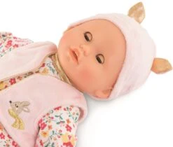 Corolle 9000100500 - Mon Premier Poupon Calin Marguerite Winter, Weichkörperpuppe Im Festlichen Winteroutfit, Namensetikett, Vanilleduft, 30cm, Für Kinder Ab 18 Monaten Geeignet 7 Corolle 9000100500 - Mon Premier Poupon Calin Marguerite Winter, Weichkörperpuppe Im Festlichen Winteroutfit, Namensetikett, Vanilleduft, 30cm, Für Kinder Ab 18 Monaten Geeignet -Corolle Verkaufsgeschäft corolle 9000100500 mon premier poupon calin marguerite winter weichkoerperpuppe im festlichen winteroutfit namensetikett vanilleduft 30cm fuer kinder ab 18 monat 1