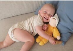 Grimm's - Gelbe Kuschelpuppe -Corolle Verkaufsgeschäft grimm apos s gelbe kuschelpuppe 3