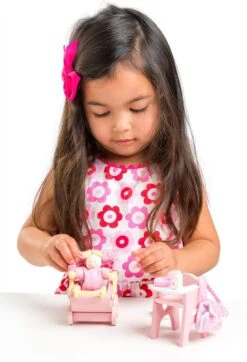 Le Toy Van Nursery Set NEW LOOK -Corolle Verkaufsgeschäft le toy van nursery set new look 3